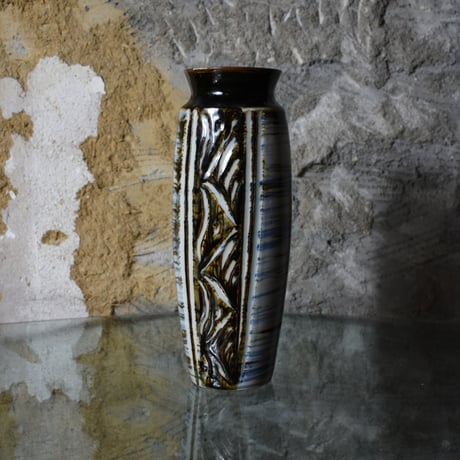 POTTERY FLOWER VASE
