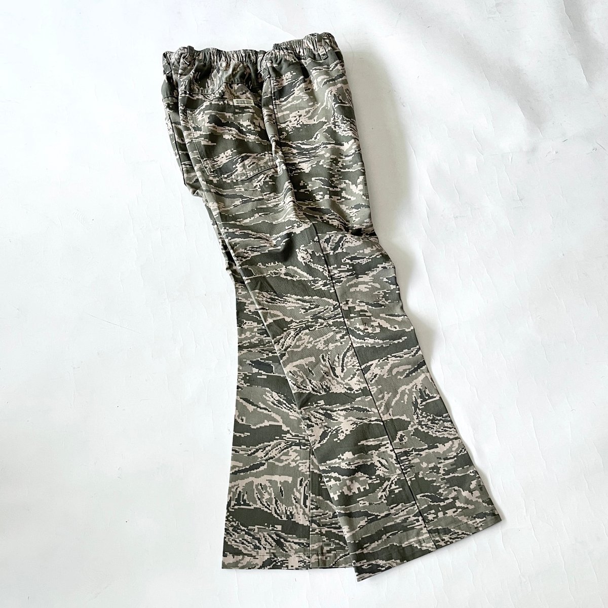 COMFORTABLE REASON Camo DOC Slacks 美品 COMFORTABLE REASON / Camo DOC Slacks | FLUTTER