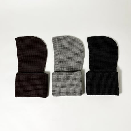 COMFORTABLE REASON "Waﬄe Hood Scarf"
