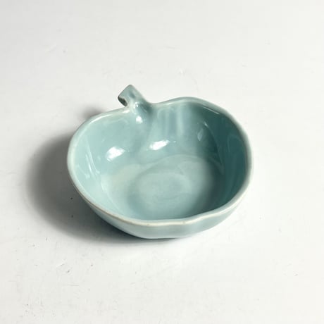 VINTAGE APPLE CERAMIC ASHTRAY