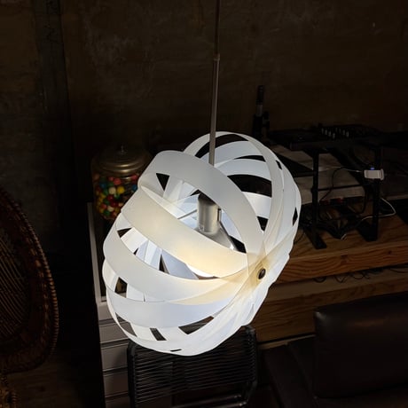USED PLASTIC SHADE PENDANT LAMP