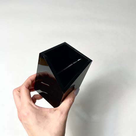 USED ACRYLIC PEN STAND