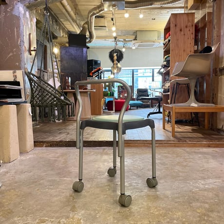 USED STEEL LEG VINYL LEATHER SEAT CARRY CHAIR
