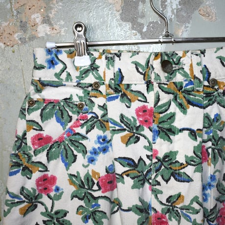 LADIES DEAD STOCK 80'S "LEE" FLORAL SHORTS