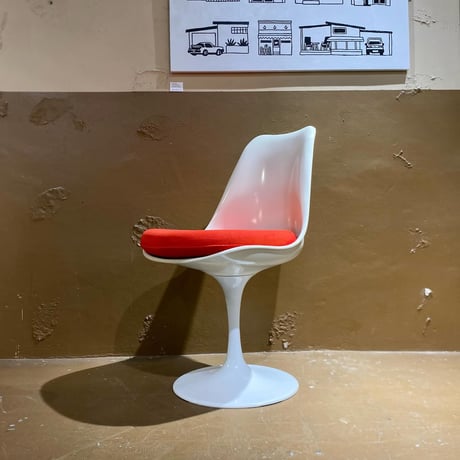USED PLASTIC TULIP CHAIR