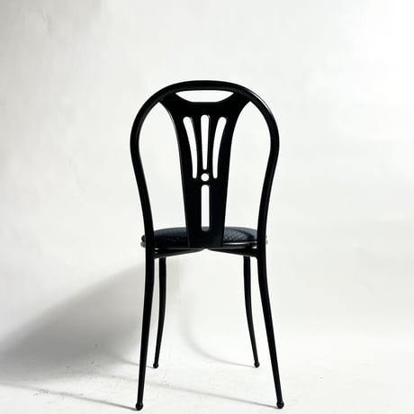 USED IRON LEG FABRIC CHAIR