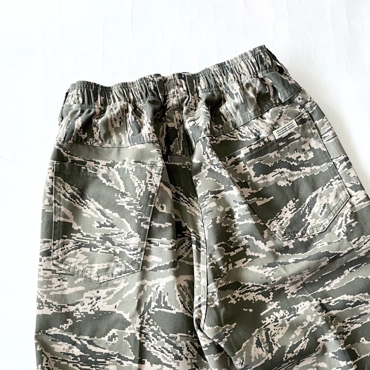 パンツ COMFORTABLE REASON Camo DOC Slacks COMFORTABLE REASON CAMO DOC SLACKS WOODLAND CAM