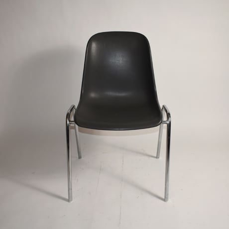 USED IRON LEG CHAIR
