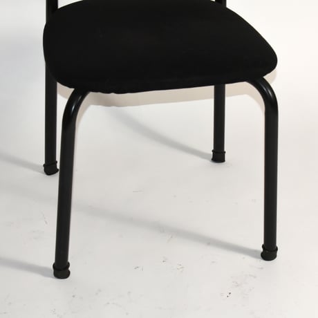 USED IRON LEG VELVET CHAIR
