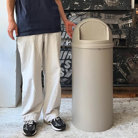 USED "RUBBERMAID" 15 GAL INDOOR DECORATIVE TRASH CAN