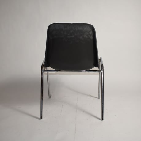 USED IRON LEG CHAIR