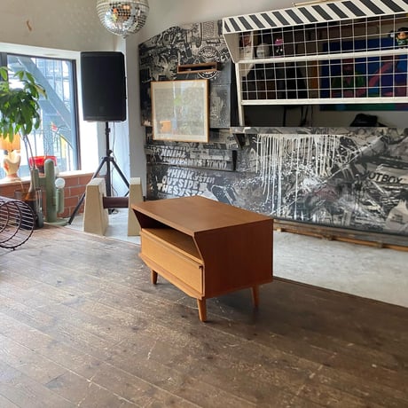 USED WOODEN TV BOARD
