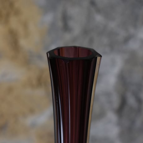 GLASS FLOWER VASE