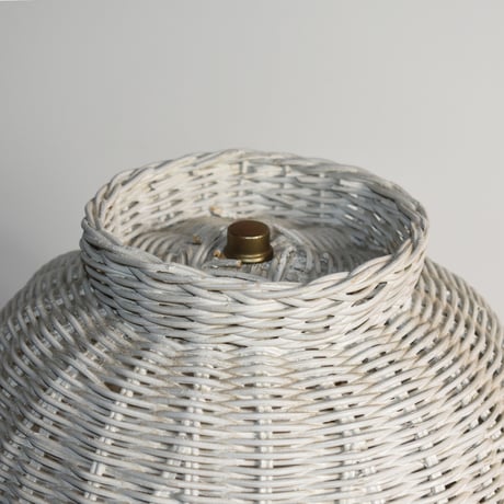 USA VINTAGE WHITE RATTAN WICKER TABLE LAMP