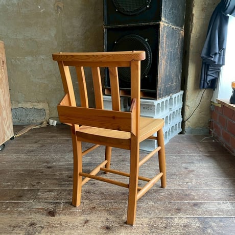 USED WOODEN CHURCH CHAIR