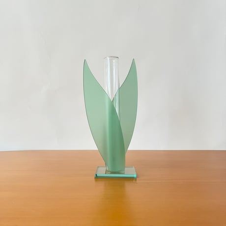 USED GLASS LEAVES FLOWER VASE