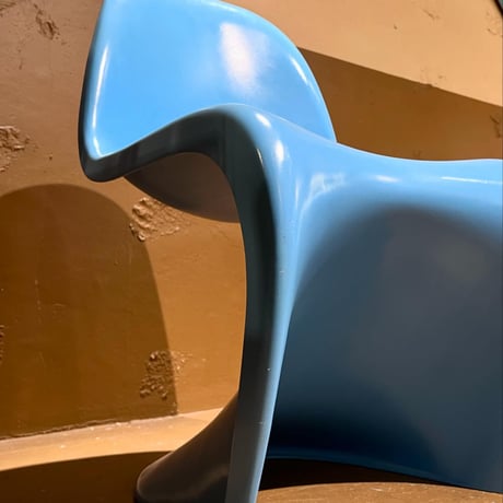 USED PLASTIC DINING CHAIR