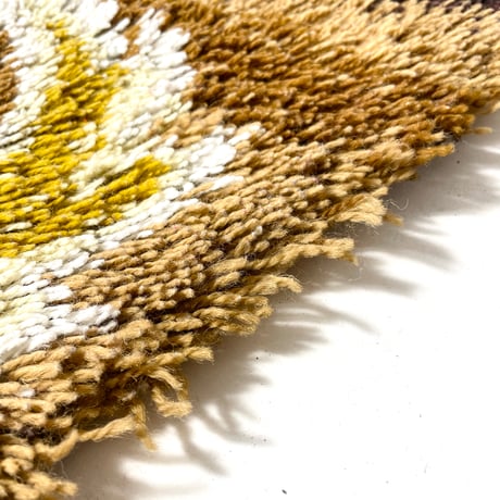 VINTAGE SHAGGY RUG
