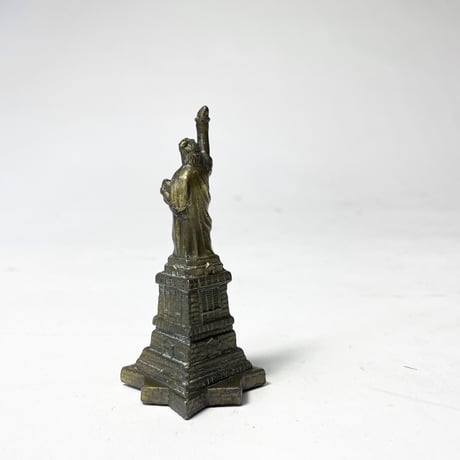 VINTAGE STATUE OF LIBERTY OBJECT