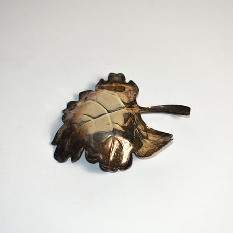 USED BRASS LEAF DESIGN PLATE