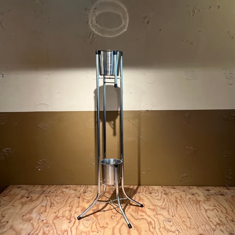 USED STAINLESS STAND FLOWER POT