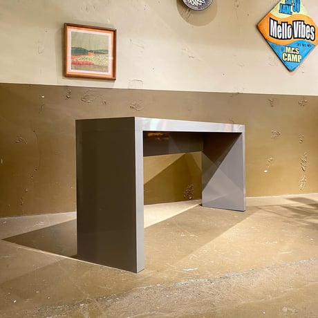 USED WOODEN DISPLAY SHELF