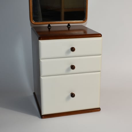 USED WOODEN TABLE DRESSER
