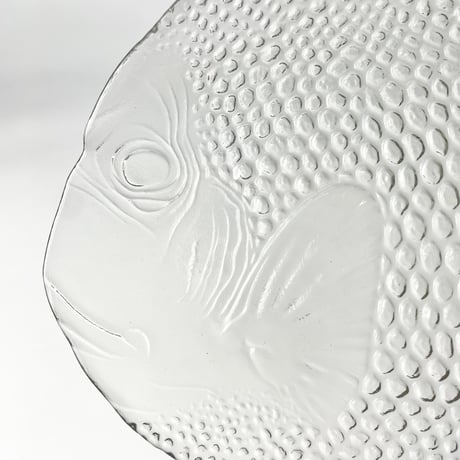 USED “ARCOROC” CLEAR GLASS FISH SHAPED SERVING PLATE