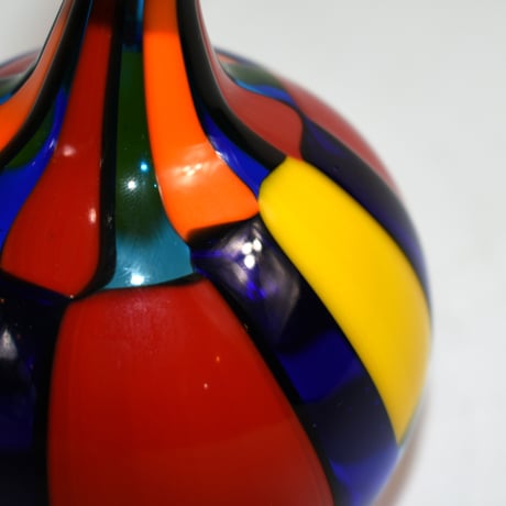 USED MULTICOLORED GLASS STATUE
