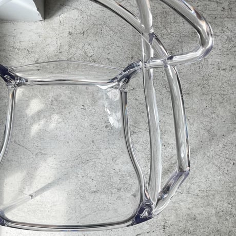 USED ACRYLIC ARM CHAIR
