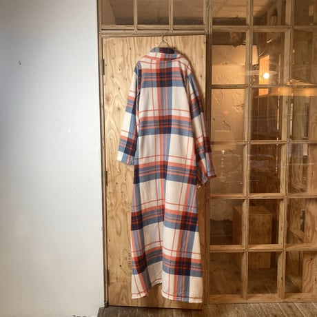 SNUGGIE BLANKET