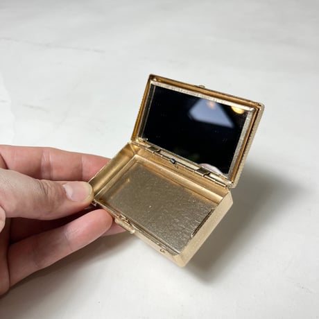 USED LENTICULAR MIRROR CONTAINER