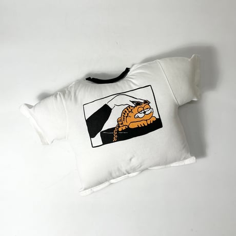 moka "doll doll / CUSHION"