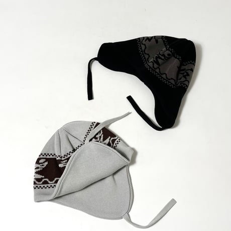 COMFORTABLE REASON "Dub Eﬀect Ear Flap"