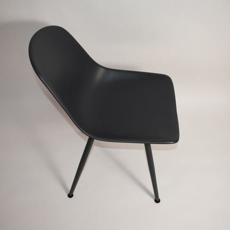 USED PLASTIC SHELL CHAIR