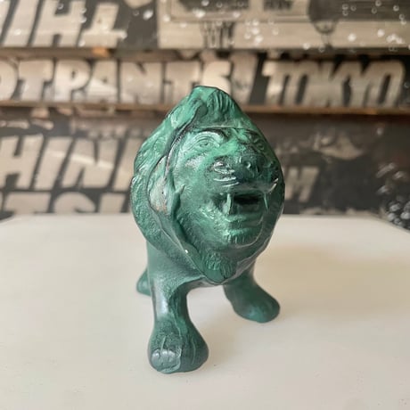 USED BRONZE LION SCULPTURE