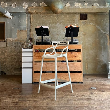 USED "KARTELL / MASTERS STOOL"