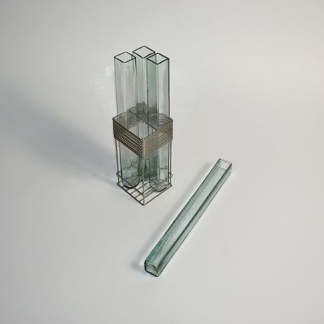 USED SEPARATE GLASS FLOWER VASE