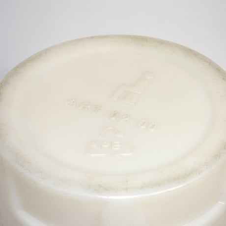 PLASTIC TRASH CAN