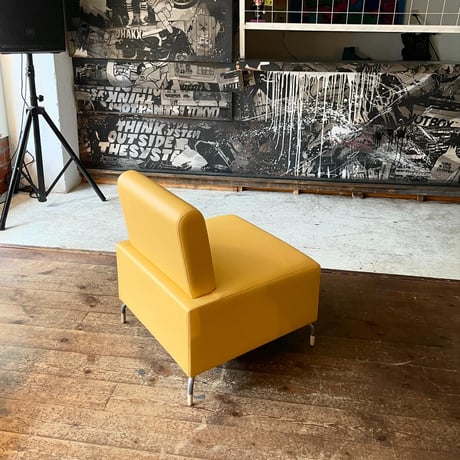 USED IRON LEG VINYL LEATHER 1P SOFA