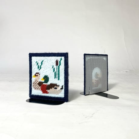 USED TVISTSOM EMBROIDERY BOOKENDS
