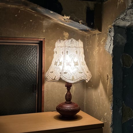 USED CAMEL SKIN SHADE WODDEN TABLE LAMP