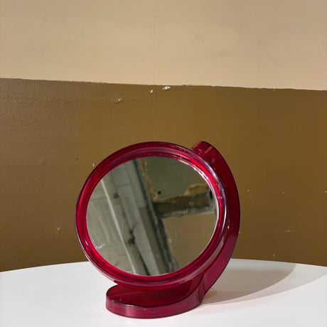 USED PLASTIC TABLE MIRROR