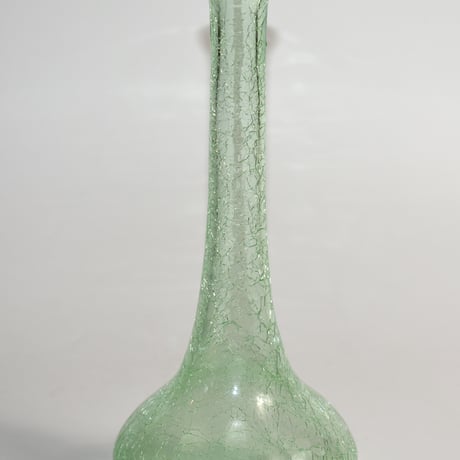 USED CRACK GLASS FLOWER VASE