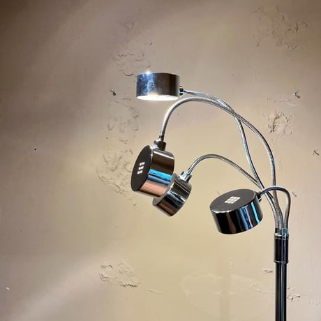 USED METAL 4 HEAD ADJUSTABLE STAND LAMP