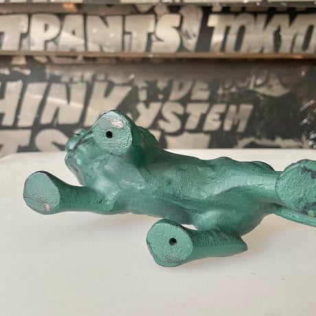 USED BRONZE LION SCULPTURE