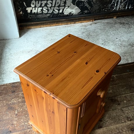 USED WOODEN CHEST