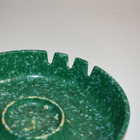 PLASTIC ASHTRAY