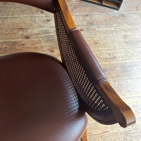 JAPAN USED "浜本工芸" WOODEN ARM CHAIR