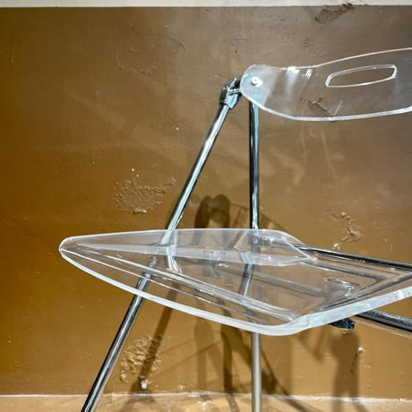USED "ARBOL" ALUMINUM FLAME ACRYLIC FOLDING CHAIR